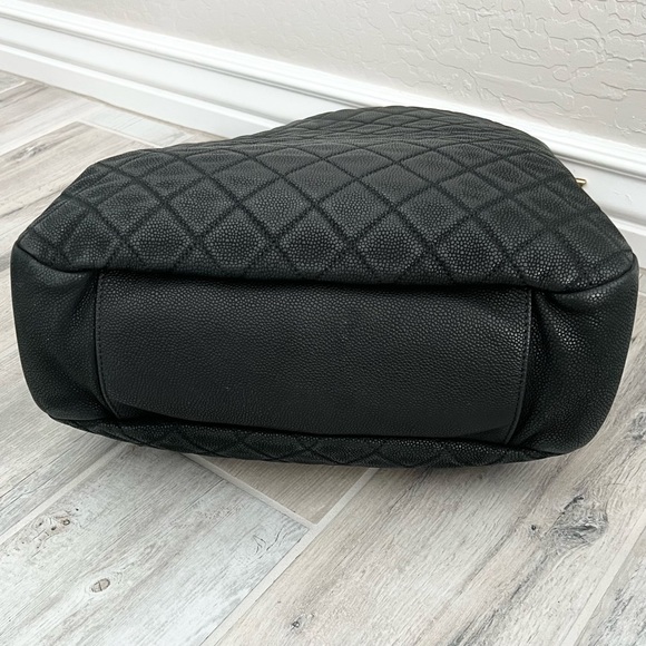 Chanel Black Caviar Leather Quilted Hobo Crossbody Bag - Picture 4 of 16